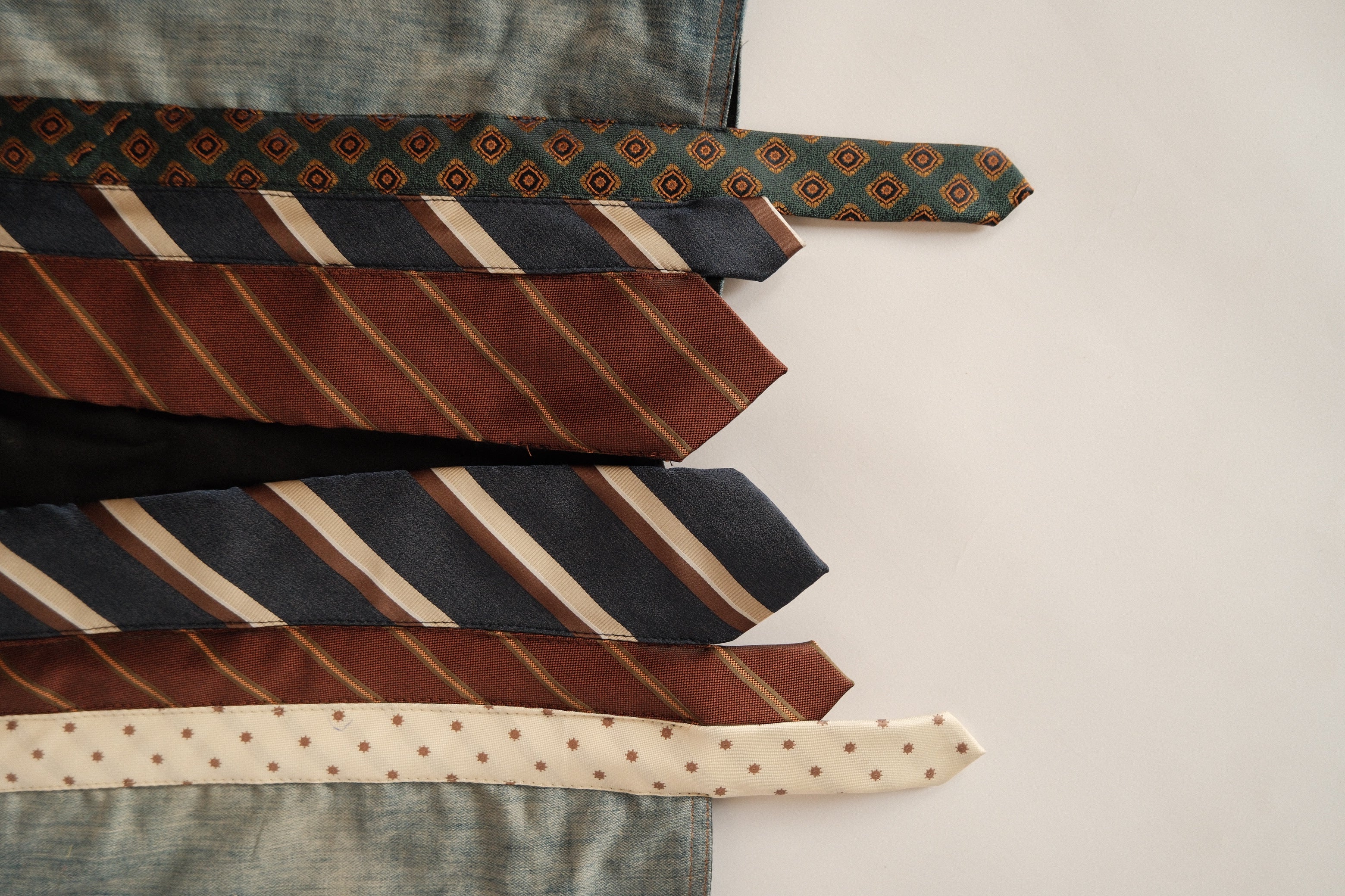 Tie vest